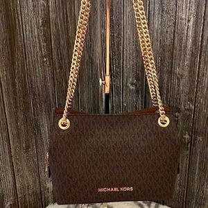 Beautiful Michael Kors Medium Chain Messenger Handbag - NWT